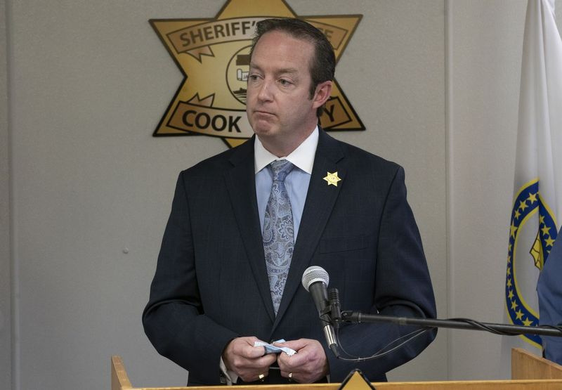 Leitnant Jason Moran räägib pressikonverentsil, kuidas Cooki maakonna uurijad tuvastasid Francis Wayne Alexanderi ühe John Wayne Gacy tuvastamata ohvrina. | Brian Rich / Sun-Times