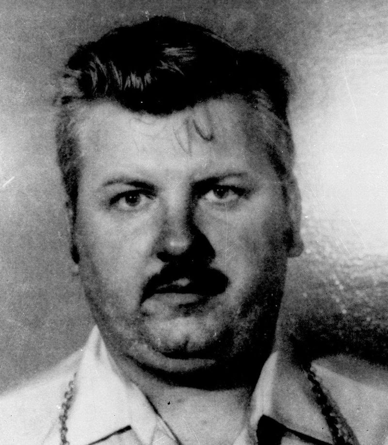 FAIL – sellel 1978. aasta failifotol on kujutatud sarimõrvar John Wayne Gacyt, kes mõisteti 1970. aastatel süüdi 33 noore mehe ja poisi tapmises Chicago piirkonnas ja hukati 1994. aastal. Rohkem kui 40 aastat pärast seda, kui Gacy maja alt leiti lagunevate surnukehade kogu , teatasid võimud esmaspäeval, 25. oktoobril 2021, et on tuvastanud veel ühe tema ohvri säilmed. (AP foto, fail) ORG XMIT: CER203