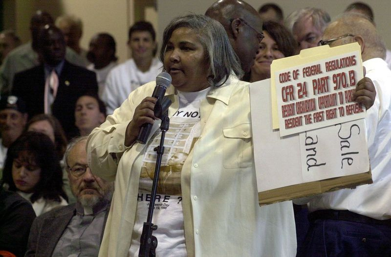 Carol Steele, visades vid ett CHA-möte den 19 juni 2001 på Charles Hayes Center, 4959 S. Wabash Ave. | Brian Jackson/Sun-Times