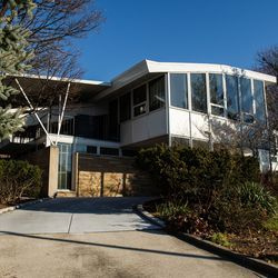 Het Miracle House in de wijk Galewood heeft de voorlopige historische status van Chicago gekregen.