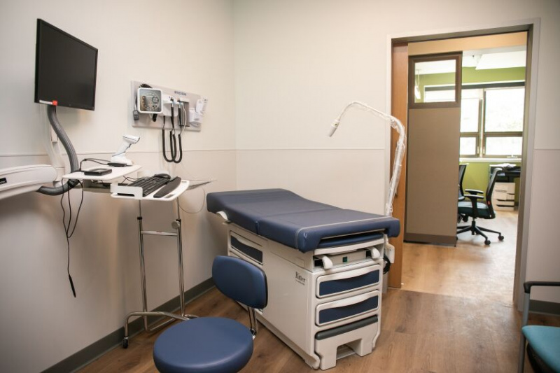   El Centro de Salud Mile Square de la Universidad de Illinois brindará servicios de atención primaria e inmediata en el Centro de Estilo de Vida Saludable de Auburn Gresham.