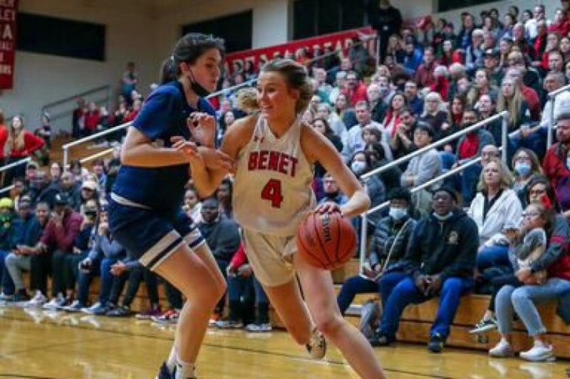  Lenee Beaumont de Benet ocupa el puesto 86 a nivel nacional en la clase de 2023 por espnW/HoopGurlz.