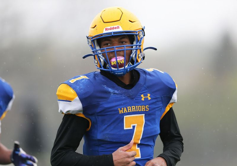 Kreeta-Monee mängija Joshua Franklin (7) valmistub avalöögiks pärast seda, kui sai eelmisel hooajal Kankakee vastu kolmanda touchdowni.