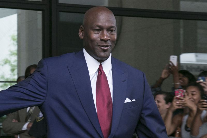 Tidigt i sin karriär kunde Michael Jordan handla på Jewel efter timmar för att undvika massor av fans.