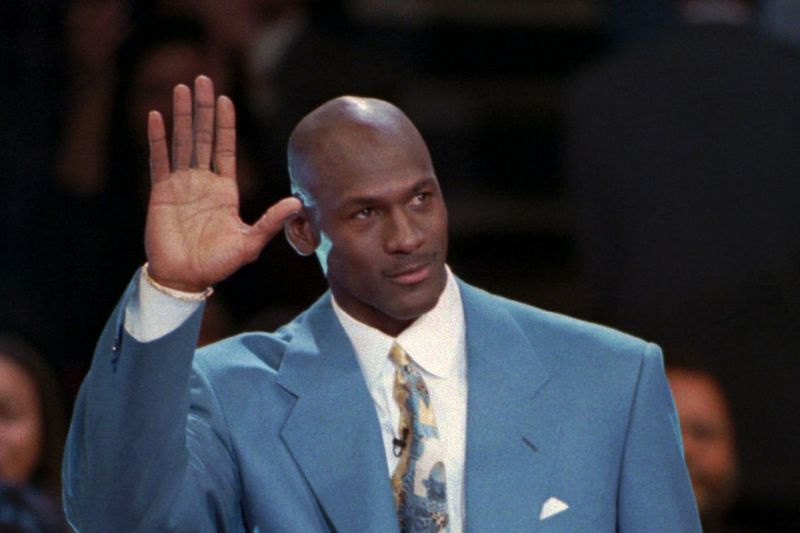 Michael Jordan donó $ 2 millones de sus ganancias del documental The Last Dance a la agencia de alivio del hambre Feeding America.
