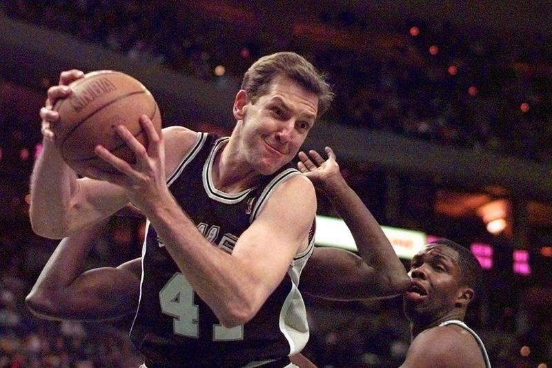 Will Perdue spielte für zwei der Top-Trainer der NBA, Phil Jackson von Bulls und Gregg Popovich von Spurs.