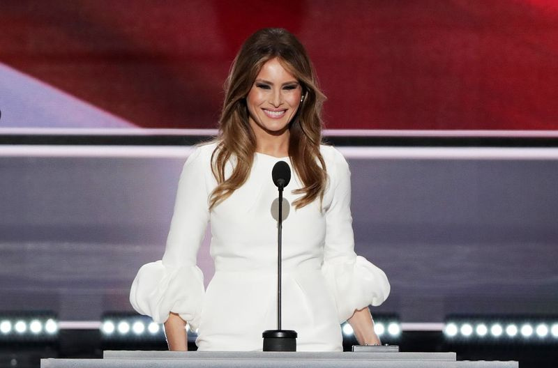 Melania Trump, Ehefrau des mutmaßlichen republikanischen Präsidentschaftskandidaten Donald Trump, hält eine Rede am ersten Tag der Republican National Convention am 18. Juli 2016 in der Quicken Loans Arena in Cleveland, Ohio. | Alex Wong/Getty Images