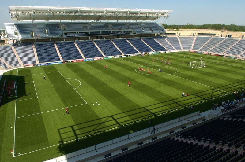 Bridgeview construyó un nuevo estadio exclusivo de fútbol para atraer al Chicago Fire desde Soldier Field al suburbio occidental en 2006.