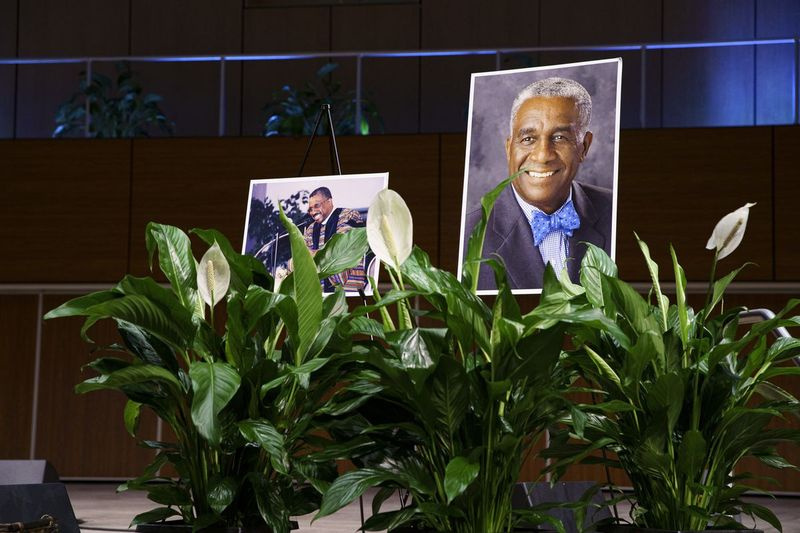 Fotosid eksponeeritakse laupäeval dr Leon Finney juuniori külastus- ja matusetalitusel Apostliku Usu Kirikus.
