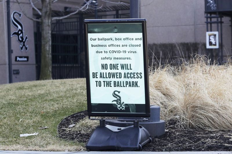 Los White Sox y los Cubs han emitido planes de reembolso de boletos para juegos cancelados.