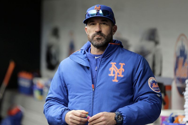Mickey Callaway, tidigare manager för New York Mets och nuvarande Los Angeles Angels pitchingcoach, jagade aggressivt flera kvinnor som arbetar i sportmedia och skickade tre av dem olämpliga bilder, rapporterade The Athletic.