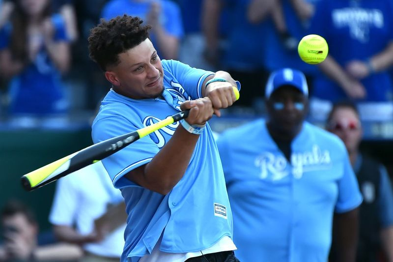 Kansas City Chiefsi tagamängija Patrick Mahomes liitub Kansas City Royalsi omanikeringiga.