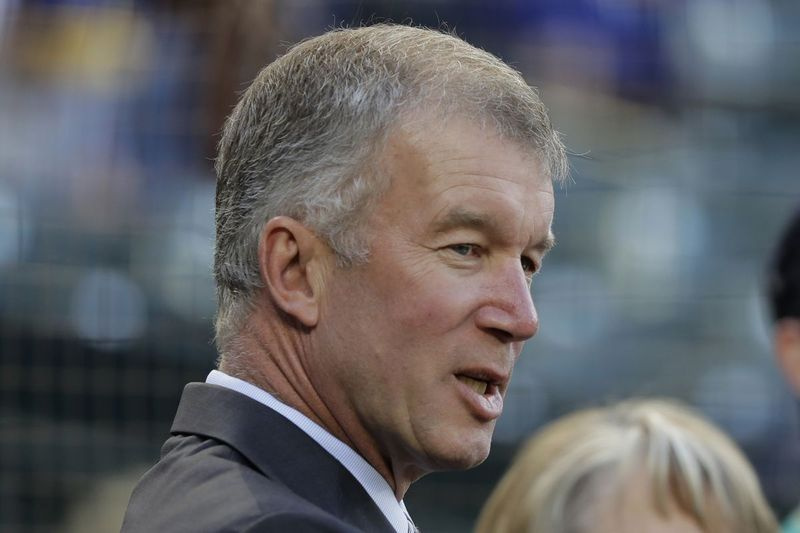 Le président des Mariners, Kevin Mather, a présenté des excuses après avoir fait des commentaires critiques à l