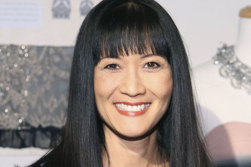 Η Suzanne Whang παρευρίσκεται στο Sue Wong Fall 2010 Preview, στο Λος Άντζελες.