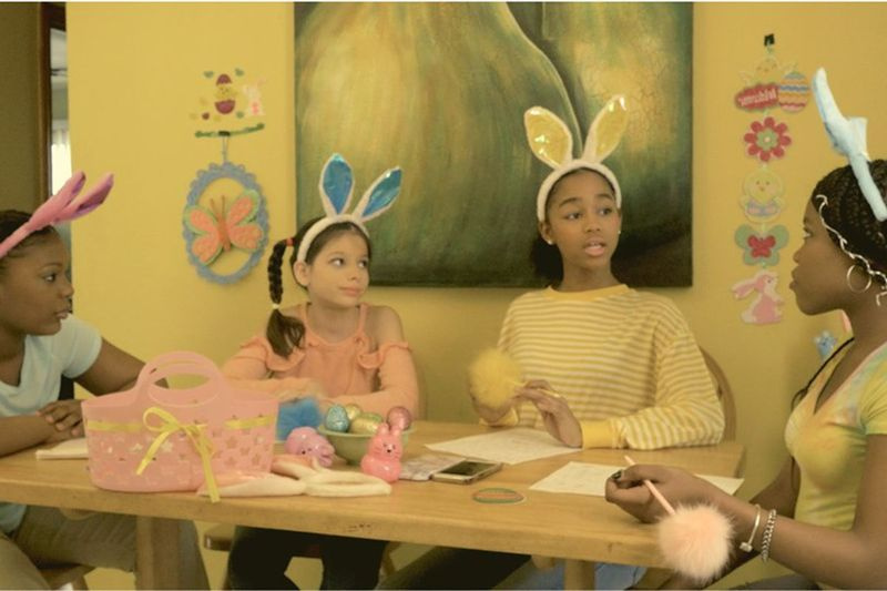 Tiyah Owens (od lewej), Sophie Esposito, Lupe Hernandez i Jazmine Bryce to cztery młode dziewczyny, które tworzą Siostrzane Stowarzyszenie Podpisów.