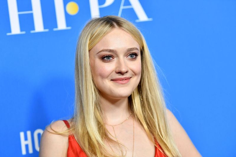 Dakota Fanning osaleb 2018. aastal Beverly Hillsis Hollywoodi välispresside assotsiatsiooni Grants Banketil.