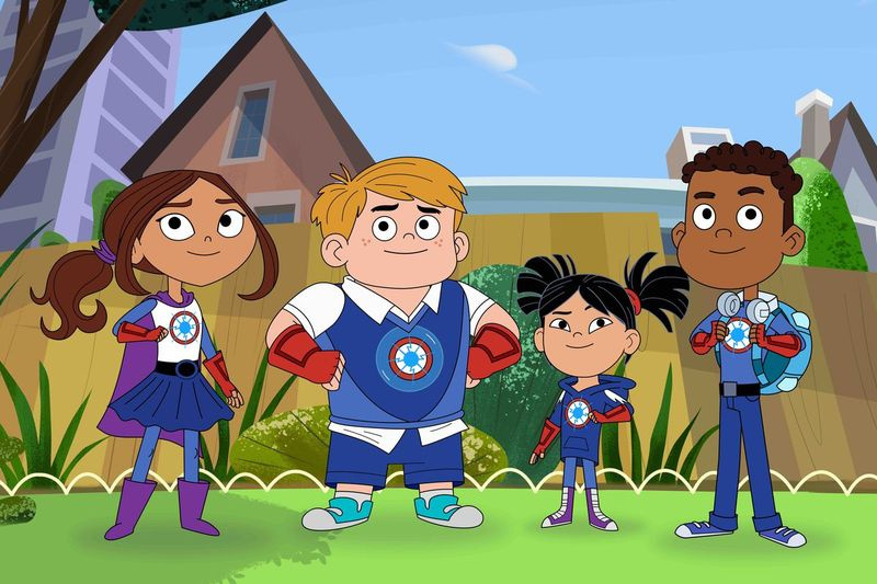 Personagens da série de TV Hero Elementary incluem Lucita Sky (a partir da esquerda), Benny Bubbles, Sara Snap e AJ Gadgets, um super-herói que tem a habilidade de fazer super gadgets - e que também está no espectro do autismo.