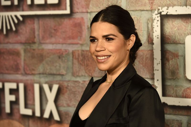 America Ferrera menghadiri tayangan perdana musim siri Netflix Gentefied.