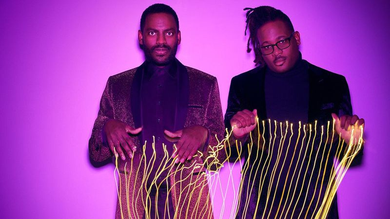Ο Baron Vaughn (αριστερά) και το Open Mike Eagle πρωταγωνιστούν στο The New Negroes στο Comedy Central. | Ραμόνα Ροζάλες