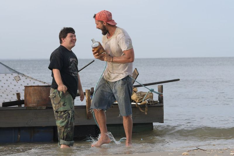 Zack Gottsagen dan Shia LaBeouf memulakan perjalanan yang mengubah hidup dalam The Peanut Butter Falcon.