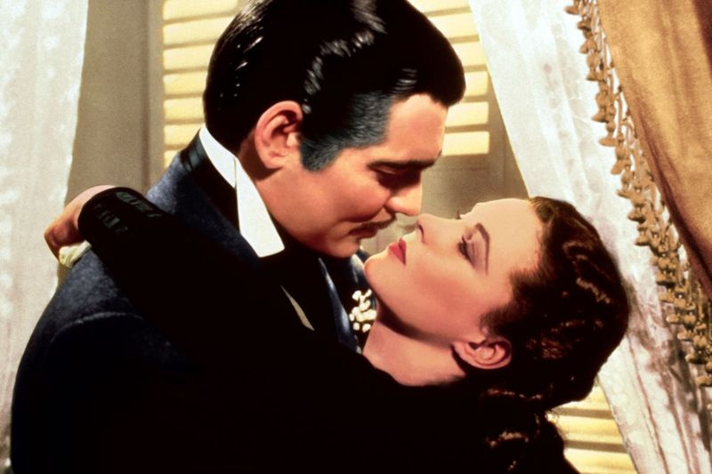 Clark Gable og Vivien Leigh vises i en scene fra Gone with the Wind.