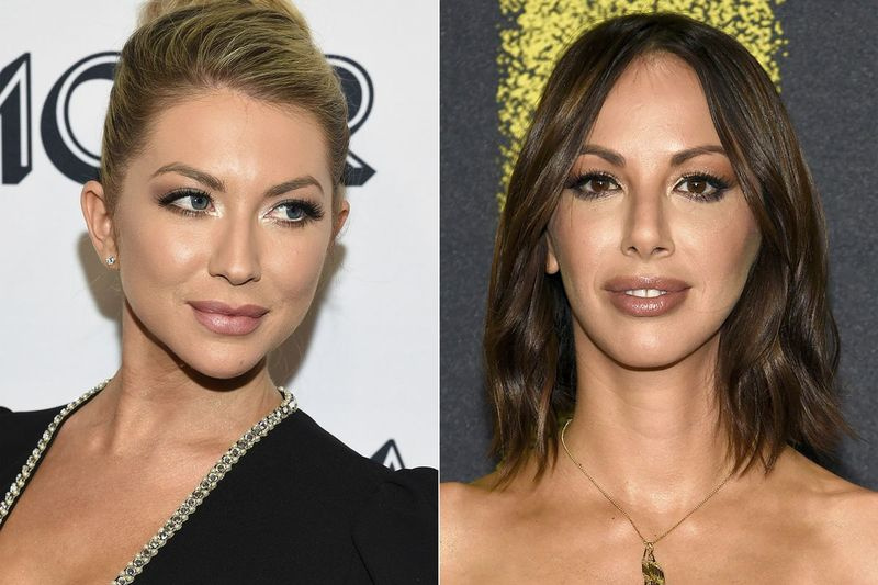 Stassi Schroeder (vlevo) a Kristen Doute jsou mezi čtyřmi herci z Vanderpump Rules, kteří byli ze seriálu vyhozeni.