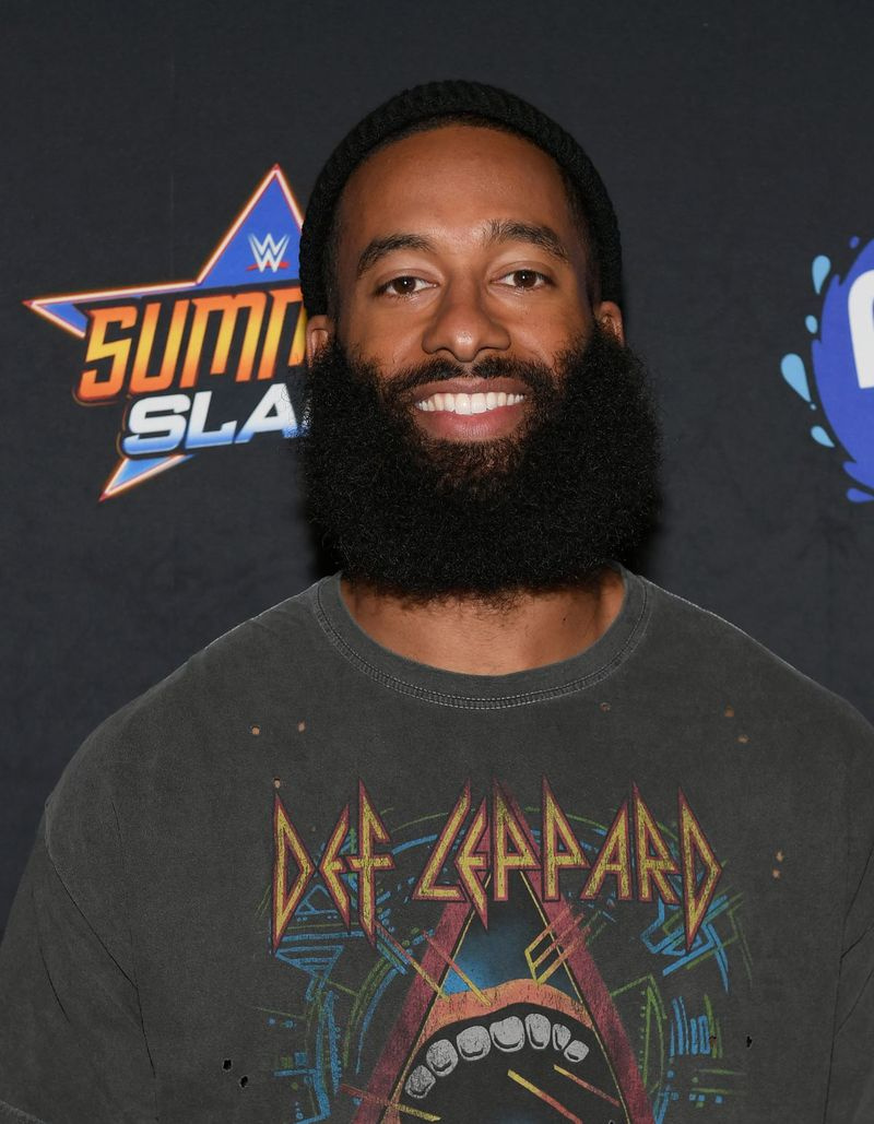 Personaliti televisyen dan bintang Sarjana Muda Matt James menghadiri WWE SummerSlam selepas parti di Delano Las Vegas di Mandalay Bay Resort and Casino pada 21 Ogos 2021 di Las Vegas, Nevada.