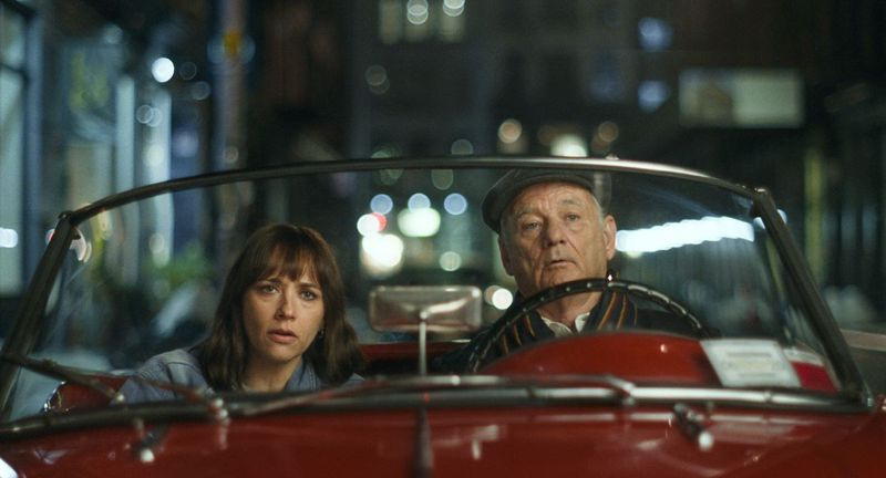 Rashida Jones und Bill Murray sind ein Vater und eine Tochter, die sich in On the Rocks den Höhen und Tiefen des Lebens stellen müssen.