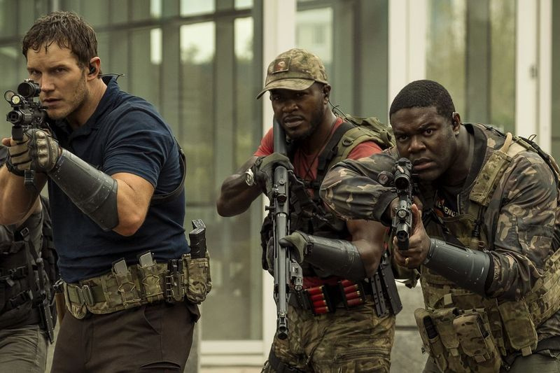 Chris Pratt, Edwin Hodge ja Sam Richardson mängivad filmis The Tomorrow War.