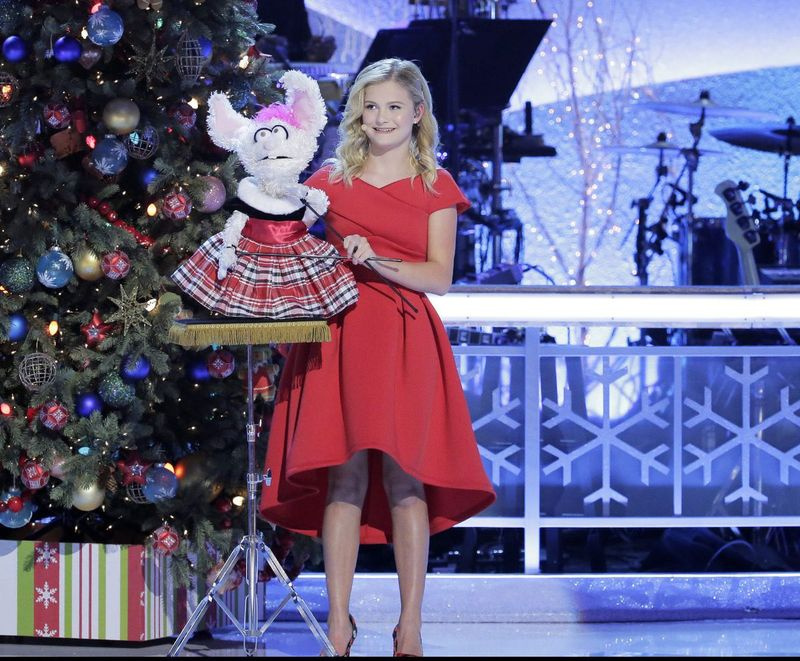 Bauchrednerin Darci Lynne moderiert My Hometown Christmas am 11. Dezember. | ABC