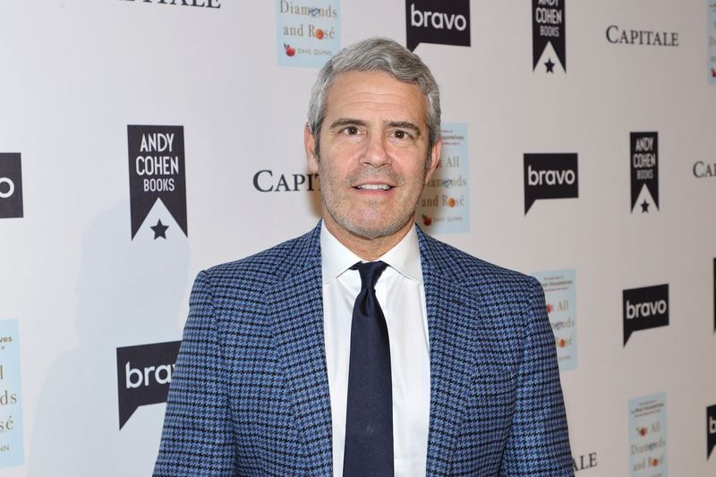 Andy Cohen deltar på lanseringsfesten i oktober for boken Not All Diamonds and Rosé: The Inside Story of The Real Housewives from the People Who Lived It in New York City.