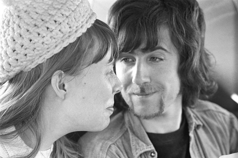 Joni Mitchell ja Graham Nash 1969. aasta fotol, mida on nähtud dokumentaalfilmis Laurel Canyon.
