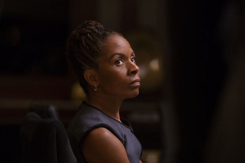 LisaGay Hamilton jako Kayla Price w Pierwszym. | Hulu