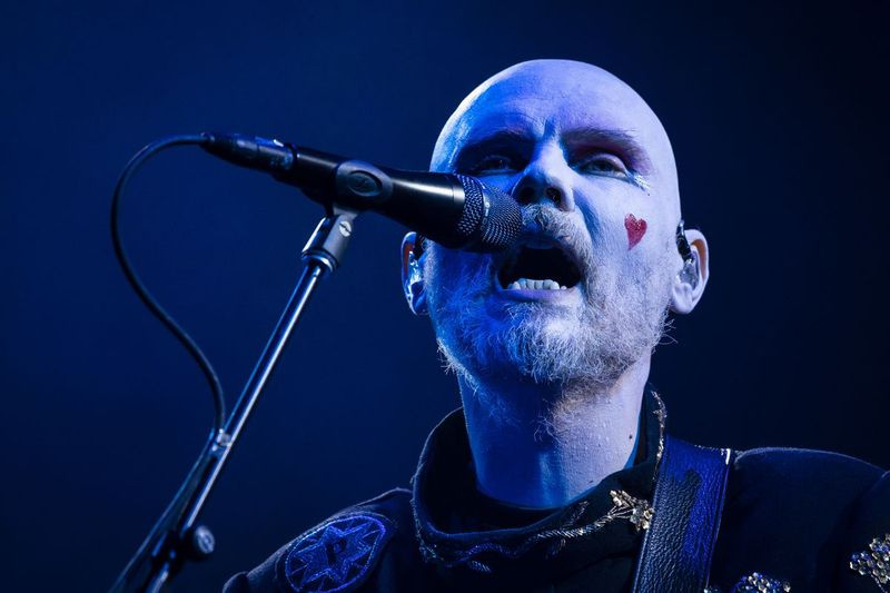 Billy Corgan från Smashing Pumpkins uppträder på dag 2 av Riot Fest i Douglass Park på fredag ​​kväll.