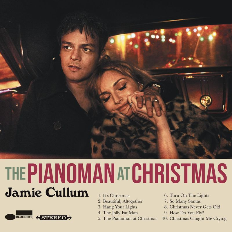 Ta naslovnica, ki jo je izdala založba Blue Note Records, prikazuje Pianoman at Christmas avtorja Jamieja Culluma.