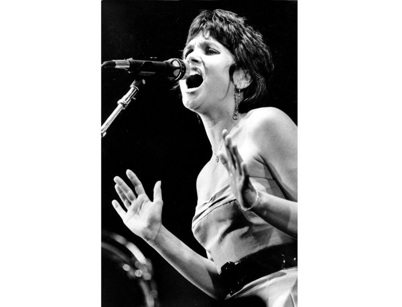 Linda Ronstadt se produit lors d
