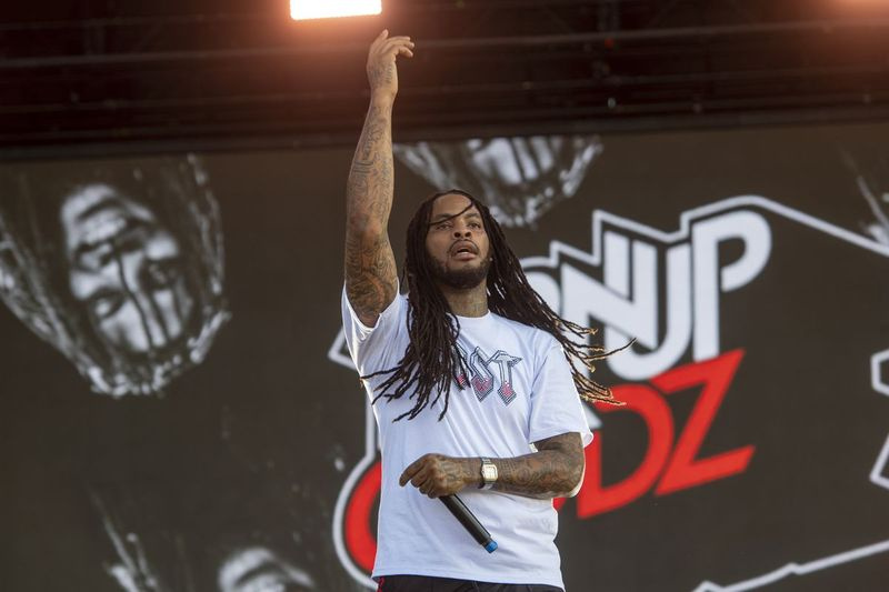 Waka Flocka Flame vystupuje v tretí deň letného festivalu Smash.