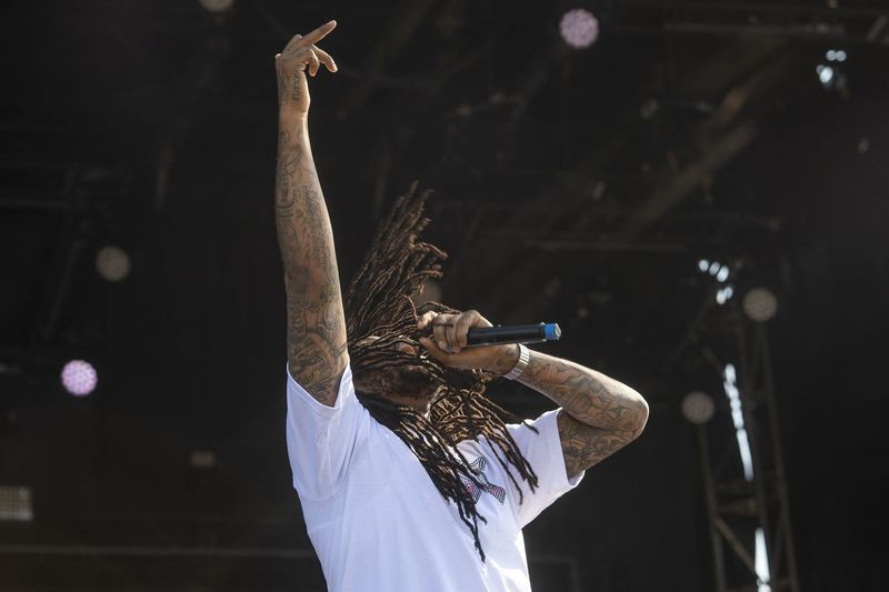 Waka Flocka Flame vystupuje v tretí deň letného festivalu Smash.