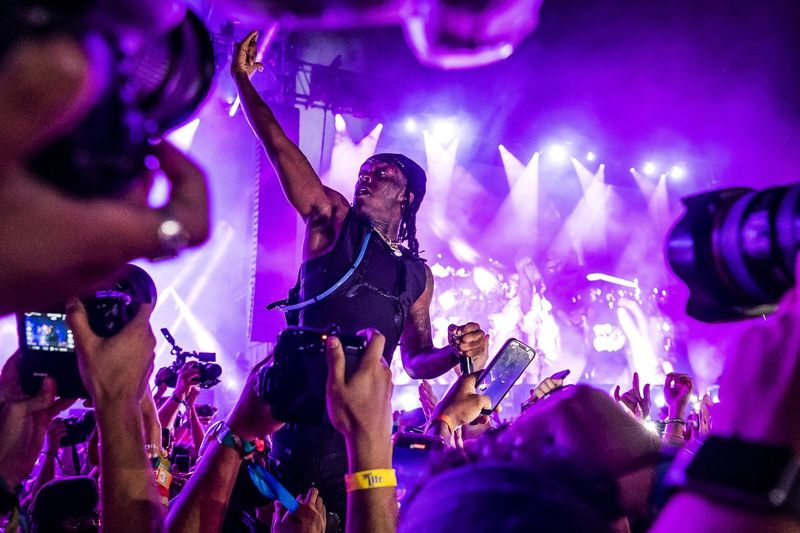 Lil Uzi Vert vystupuje v tretí deň letného festivalu Smash v Douglass Parku.