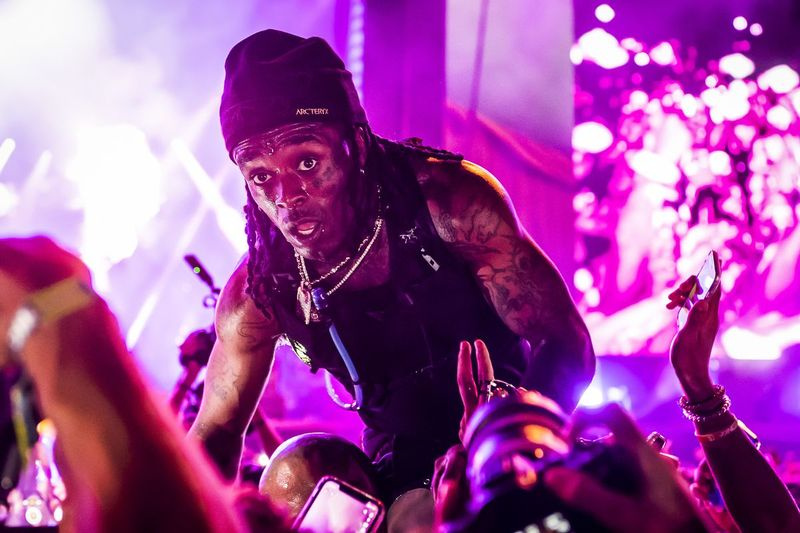 Lil Uzi Vert vystupuje v tretí deň letného festivalu Smash v Douglass Parku.