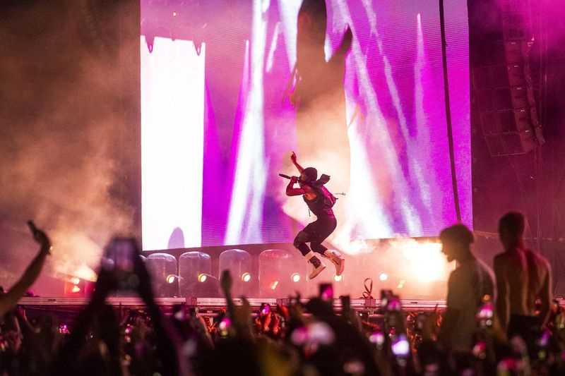 Lil Uzi Vert vystupuje v tretí deň letného festivalu Smash v Douglass Parku.