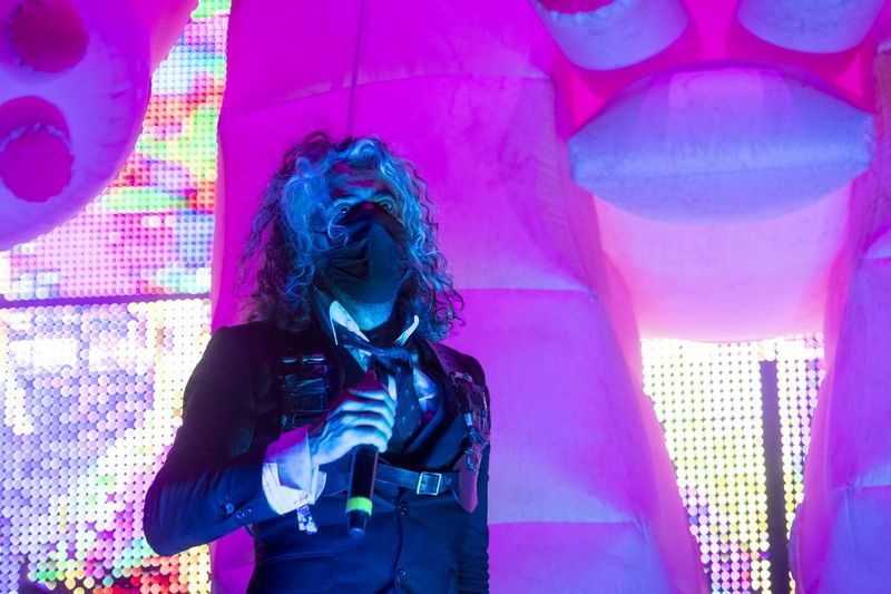 The Flaming Lips treedt op in de Roots Stage op de laatste dag van Riot Fest in Douglass Park.