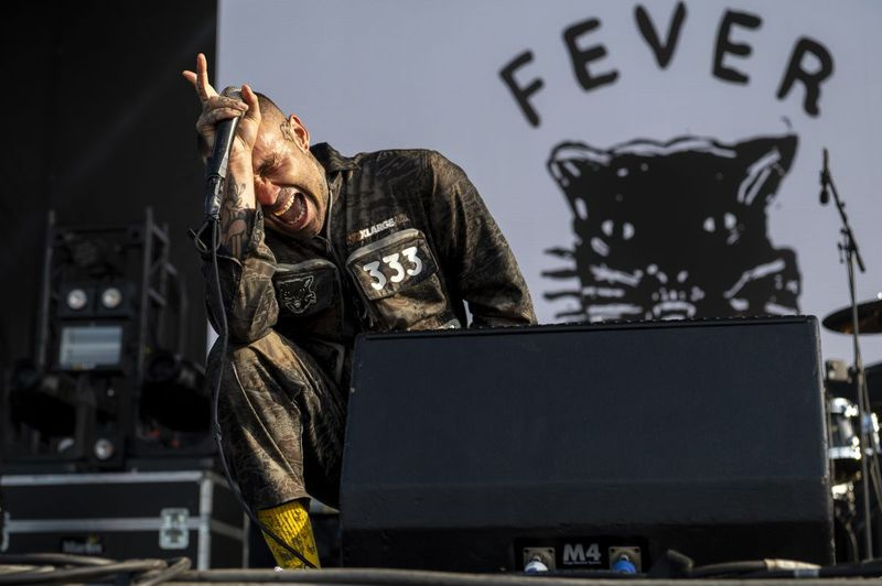 Fever 333 treedt op in de Radical Stage op dag 4 van Riot Fest.