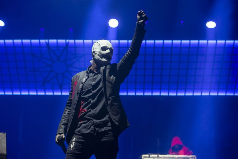 Slipknot treedt op in de Riot Stage op de laatste avond van Riot Fest.