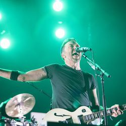 Rise Against uzstājas Wrigley Field. | Ešlija Rezina/Sun-Times