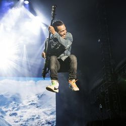 Fall Out Boy uzstājas Wrigley Field. | Ešlija Rezina/Sun-Times