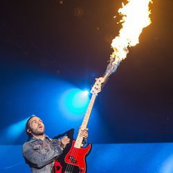 Fall Out Boy uzstājas Wrigley Field. | Ešlija Rezina/Sun-Times