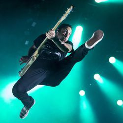 Rise Against uzstājas Wrigley Field. | Ešlija Rezina/Sun-Times