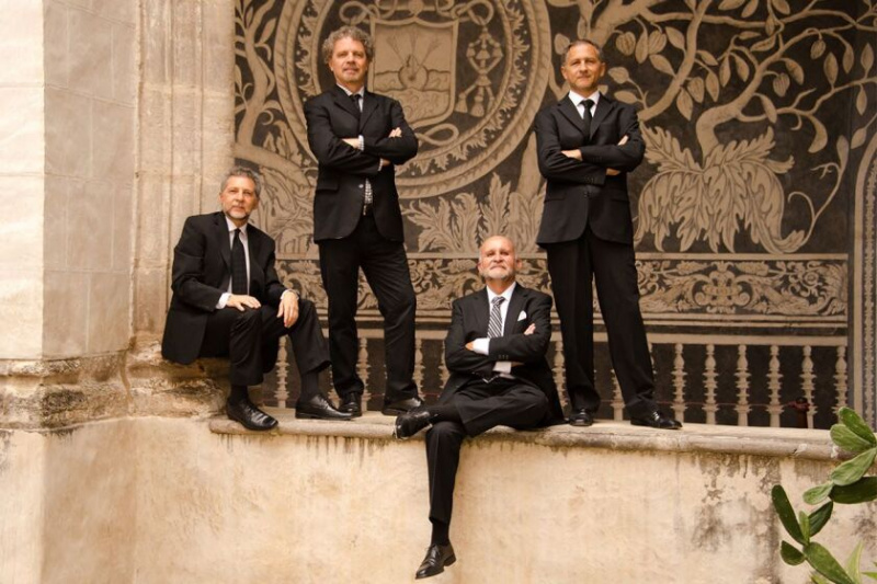   Čikagos muzikos institutas šeštadienio vakarą pradeda sezoną su pasaulinio garso Cuarteto Latinomericano – Arón Bitrán (iš kairės), Álvaro Bitrán, Javier Montiel ir Saul Bitrán – koncertu.