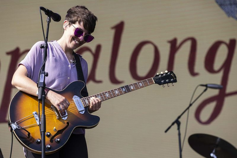 Frances Quinlan de Hop Along se presenta en el Pitchfork Music Festival el viernes en Union Park.